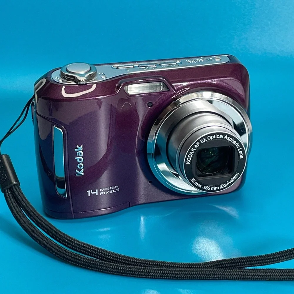 Kodak EasyShare C195 Digital Camera 14MP 5x Optical Zoom Purple with Case Manual